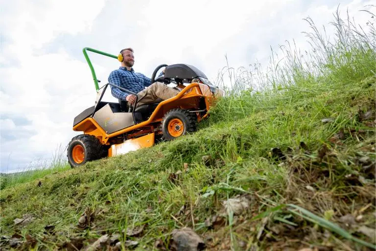 AS 920 E-Sherpa 2WD Ride On Mower - Image 2