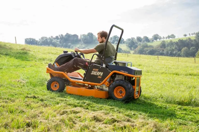 AS 920 Sherpa 2WD B&S Ride On Mower - Image 4